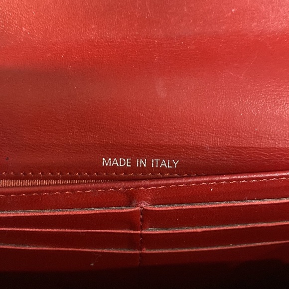 CHANEL red quilted lambskin continental wallet - Picture 10 of 11